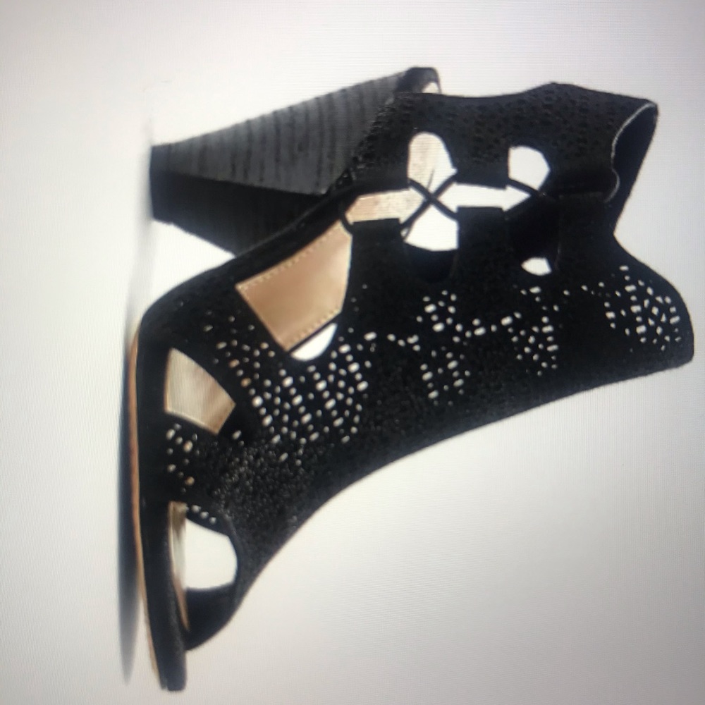 VINCE CAMUTO - Picture 8 of 9